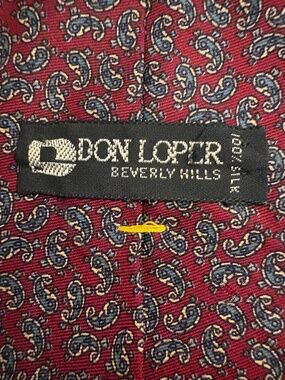 Vintage Don Loper Beverly Hills 100% Silk Paisley Tie Red Burgundy